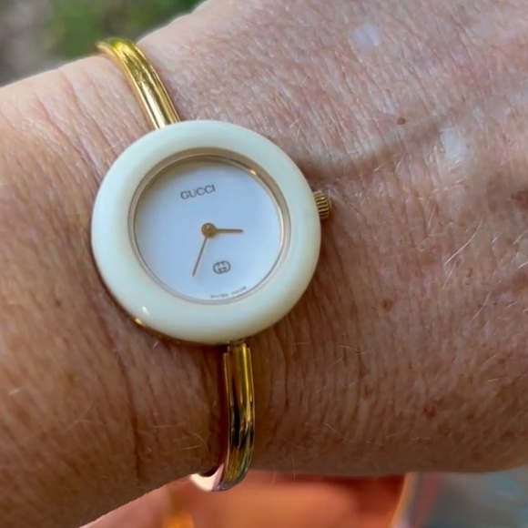 RARE 14k Gold Plated Beautiful 😍 Vintage GUCCI Collectors Watch Bracelet - Picture 8 of 10